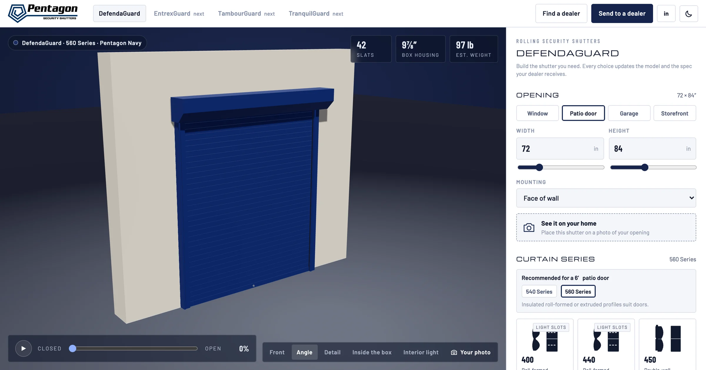 The 3D configurator: a navy rolling shutter in 3D, beside the opening, mounting and curtain series options.